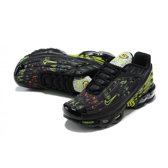 Hombre Nike Air Max Plus 3 Negro Verde DM9097-001  Zapatillas De Deporte