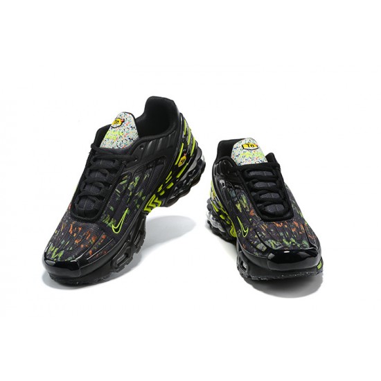 Hombre Nike Air Max Plus 3 Negro Verde DM9097-001  Zapatillas De Deporte